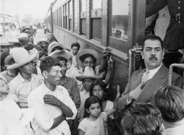 Cárdenas con campesinos